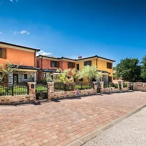 Ferienhaus Le Tre, Brtonigla